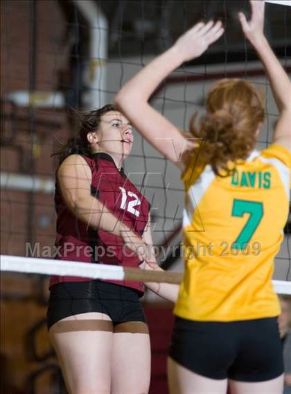 Thumbnail 2 in Davis vs. Modesto photogallery.
