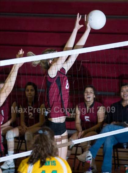 Thumbnail 2 in Davis vs. Modesto photogallery.