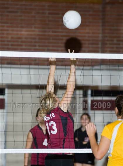 Thumbnail 3 in Davis vs. Modesto photogallery.