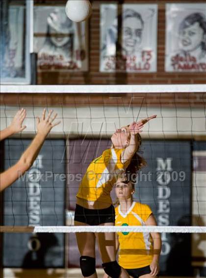 Thumbnail 1 in Davis vs. Modesto photogallery.
