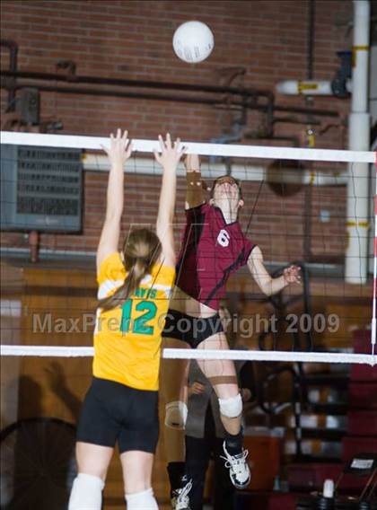 Thumbnail 2 in Davis vs. Modesto photogallery.