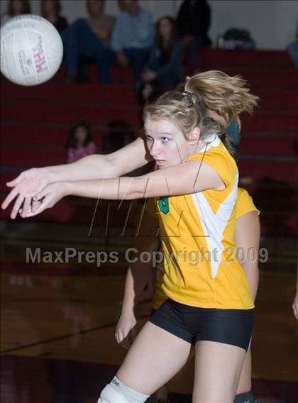 Thumbnail 2 in Davis vs. Modesto photogallery.