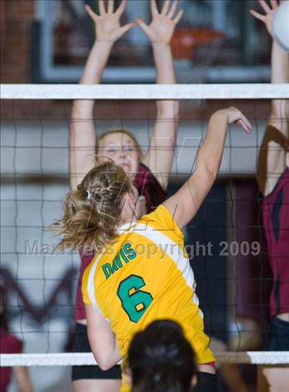 Thumbnail 3 in Davis vs. Modesto photogallery.