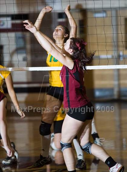 Thumbnail 3 in Davis vs. Modesto photogallery.
