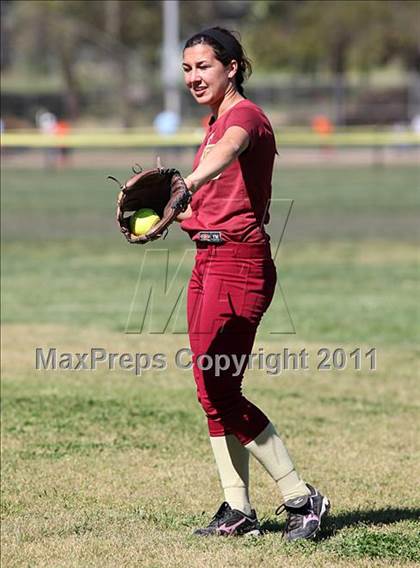 Thumbnail 2 in La Canada vs. Oxnard (T.O. Tournament) photogallery.