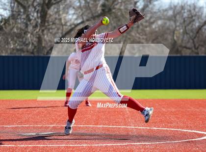 Thumbnail 3 in Melissa vs. Reedy photogallery.