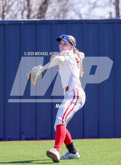 Thumbnail 2 in Melissa vs. Reedy photogallery.
