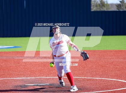 Thumbnail 2 in Melissa vs. Reedy photogallery.