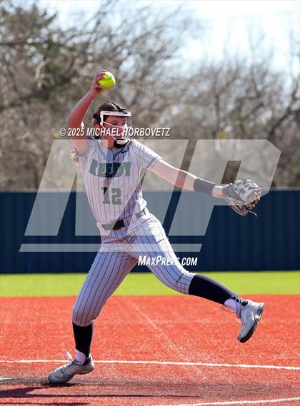 Thumbnail 3 in Melissa vs. Reedy photogallery.