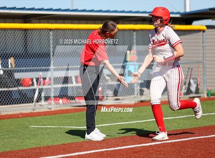 Thumbnail 3 in Melissa vs. Reedy photogallery.