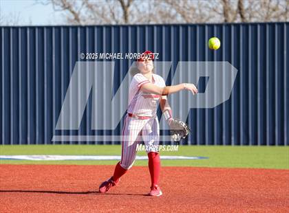 Thumbnail 2 in Melissa vs. Reedy photogallery.