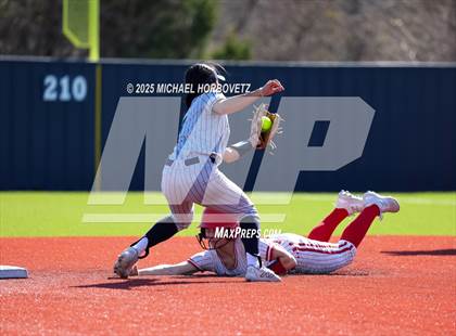 Thumbnail 2 in Melissa vs. Reedy photogallery.