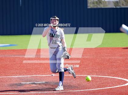 Thumbnail 3 in Melissa vs. Reedy photogallery.