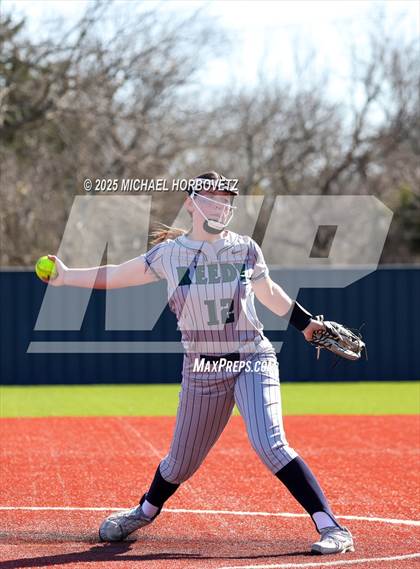 Thumbnail 2 in Melissa vs. Reedy photogallery.