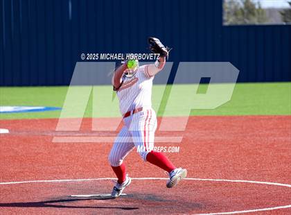 Thumbnail 3 in Melissa vs. Reedy photogallery.