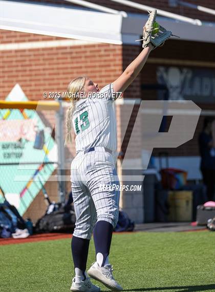 Thumbnail 3 in Melissa vs. Reedy photogallery.
