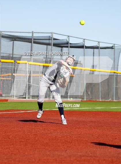 Thumbnail 3 in Melissa vs. Reedy photogallery.