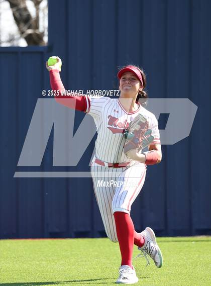 Thumbnail 3 in Melissa vs. Reedy photogallery.
