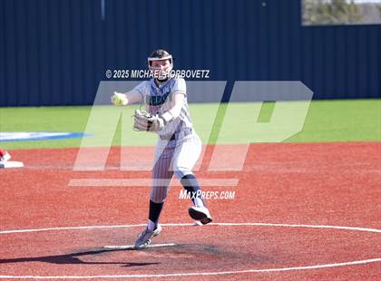 Thumbnail 3 in Melissa vs. Reedy photogallery.