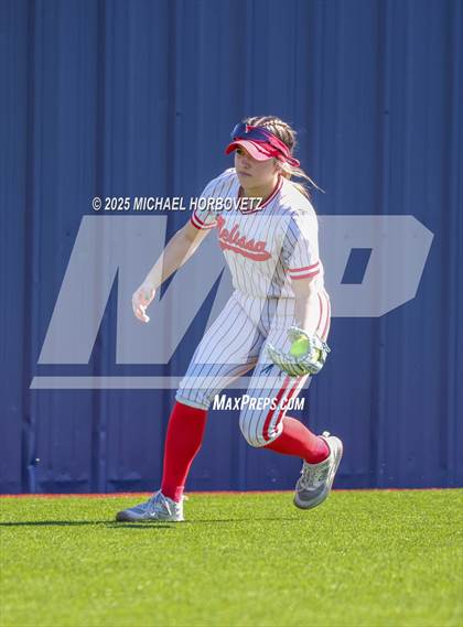 Thumbnail 2 in Melissa vs. Reedy photogallery.