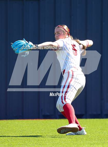 Thumbnail 3 in Melissa vs. Reedy photogallery.