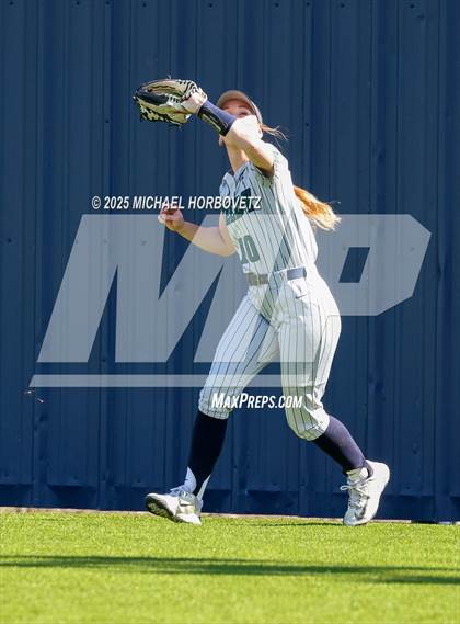 Thumbnail 3 in Melissa vs. Reedy photogallery.
