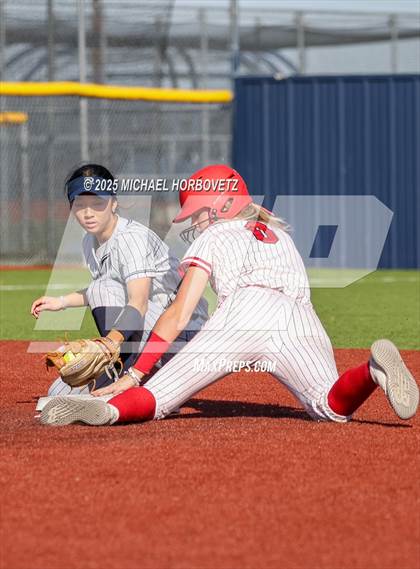 Thumbnail 3 in Melissa vs. Reedy photogallery.