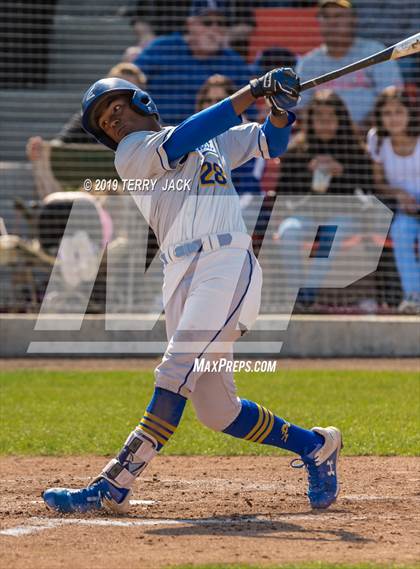 Thumbnail 2 in Huntington Beach vs. Bishop Amat (CIF Southern Section D1 Round 2 Playoff) photogallery.
