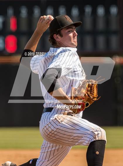 Thumbnail 2 in Huntington Beach vs. Bishop Amat (CIF Southern Section D1 Round 2 Playoff) photogallery.