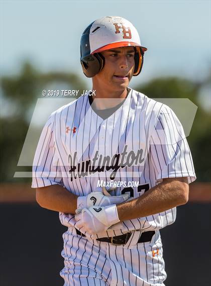 Thumbnail 3 in Huntington Beach vs. Bishop Amat (CIF Southern Section D1 Round 2 Playoff) photogallery.