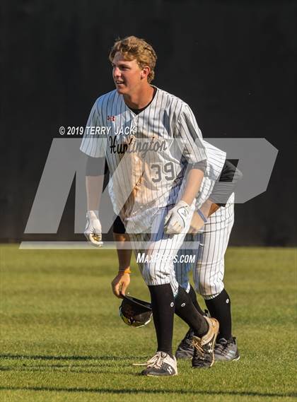 Thumbnail 2 in Huntington Beach vs. Bishop Amat (CIF Southern Section D1 Round 2 Playoff) photogallery.