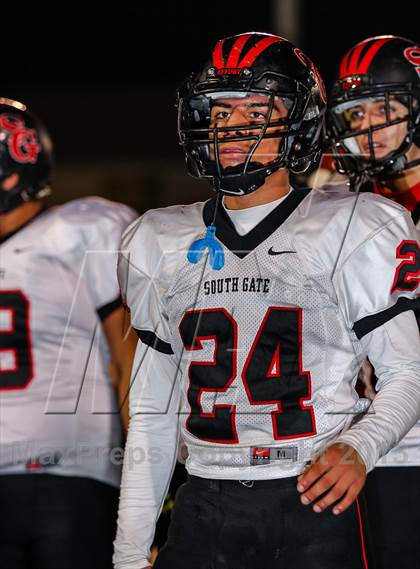 Thumbnail 2 in Granada Hills Charter vs. South Gate (CIF LA City Section D2 Semifinal) photogallery.