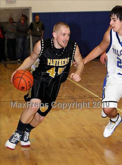 Thumbnail 1 in Allegheny-Clarion Valley vs. Keystone (PIAA District 9 A Second Round) photogallery.