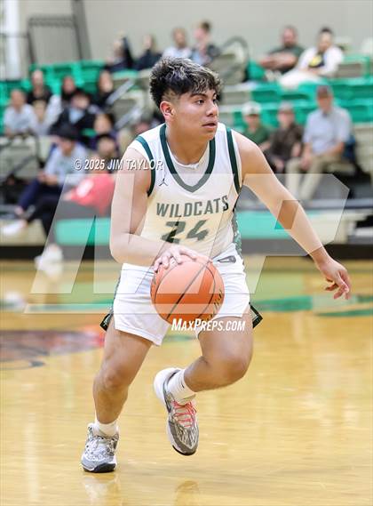 Thumbnail 3 in Era @ Santo photogallery.