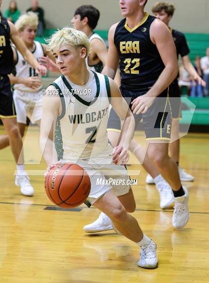 Thumbnail 1 in Era @ Santo photogallery.