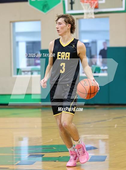 Thumbnail 1 in Era @ Santo photogallery.