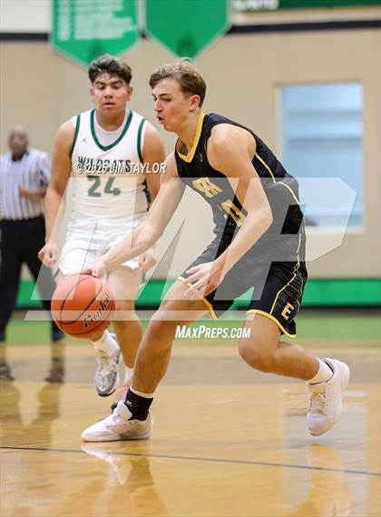 Thumbnail 1 in Era @ Santo photogallery.