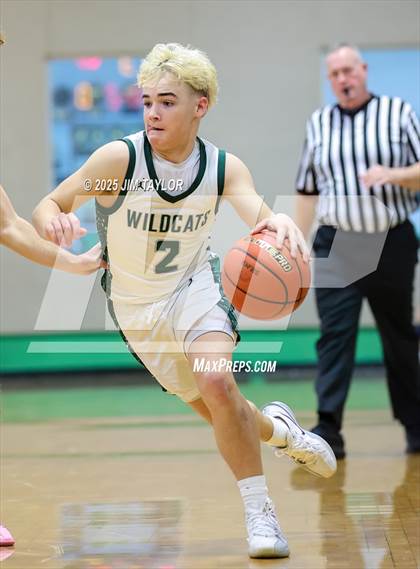 Thumbnail 3 in Era @ Santo photogallery.