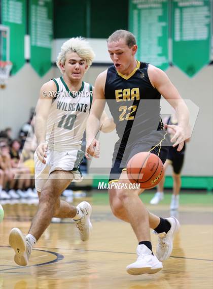 Thumbnail 2 in Era @ Santo photogallery.