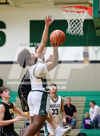 Thumbnail 2 in Era @ Santo photogallery.