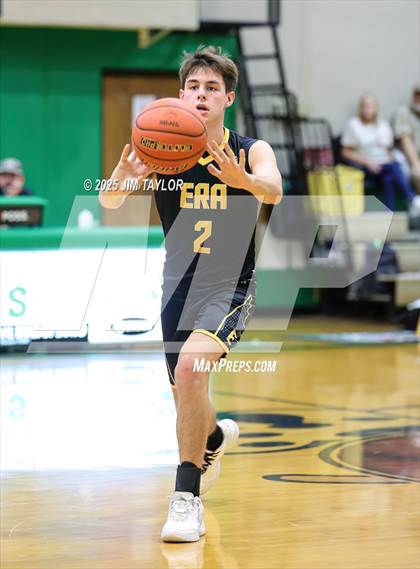 Thumbnail 2 in Era @ Santo photogallery.