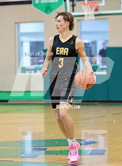 Thumbnail 2 in Era @ Santo photogallery.