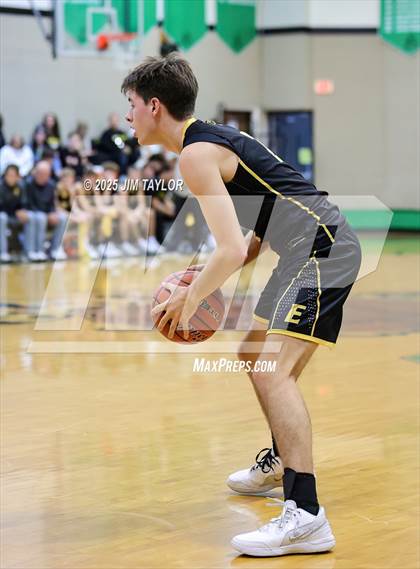 Thumbnail 2 in Era @ Santo photogallery.