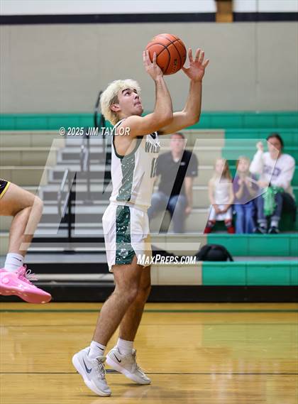 Thumbnail 2 in Era @ Santo photogallery.