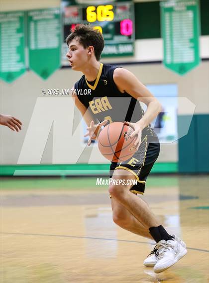 Thumbnail 3 in Era @ Santo photogallery.