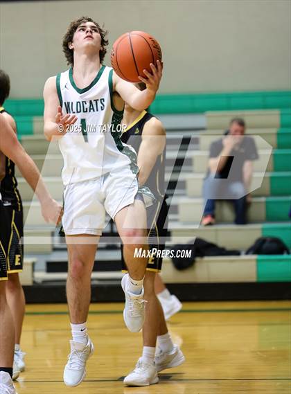 Thumbnail 1 in Era @ Santo photogallery.