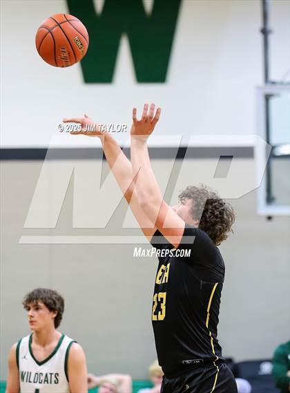 Thumbnail 2 in Era @ Santo photogallery.