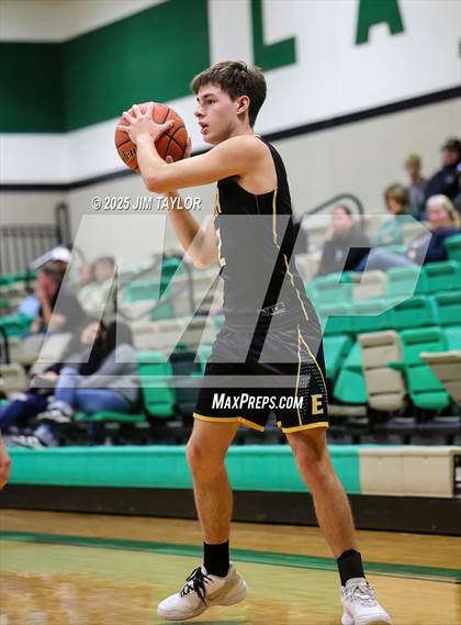 Thumbnail 3 in Era @ Santo photogallery.