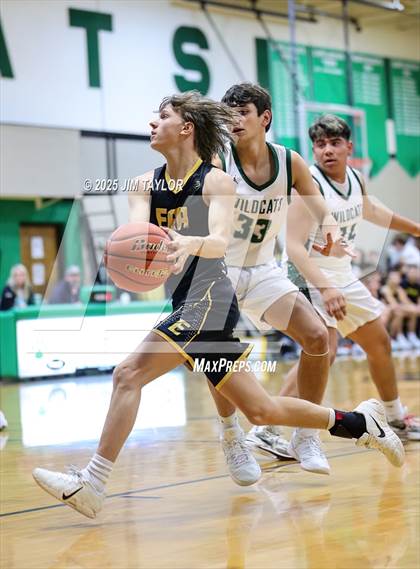 Thumbnail 1 in Era @ Santo photogallery.