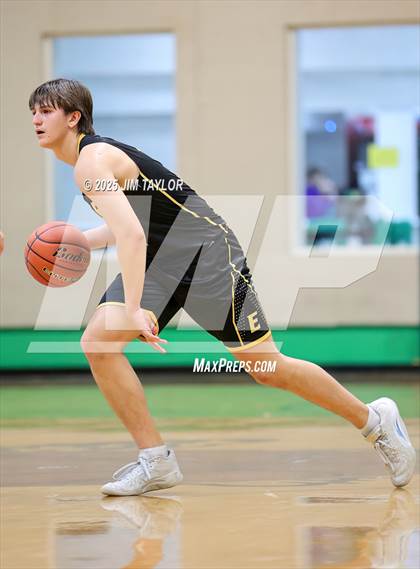 Thumbnail 2 in Era @ Santo photogallery.